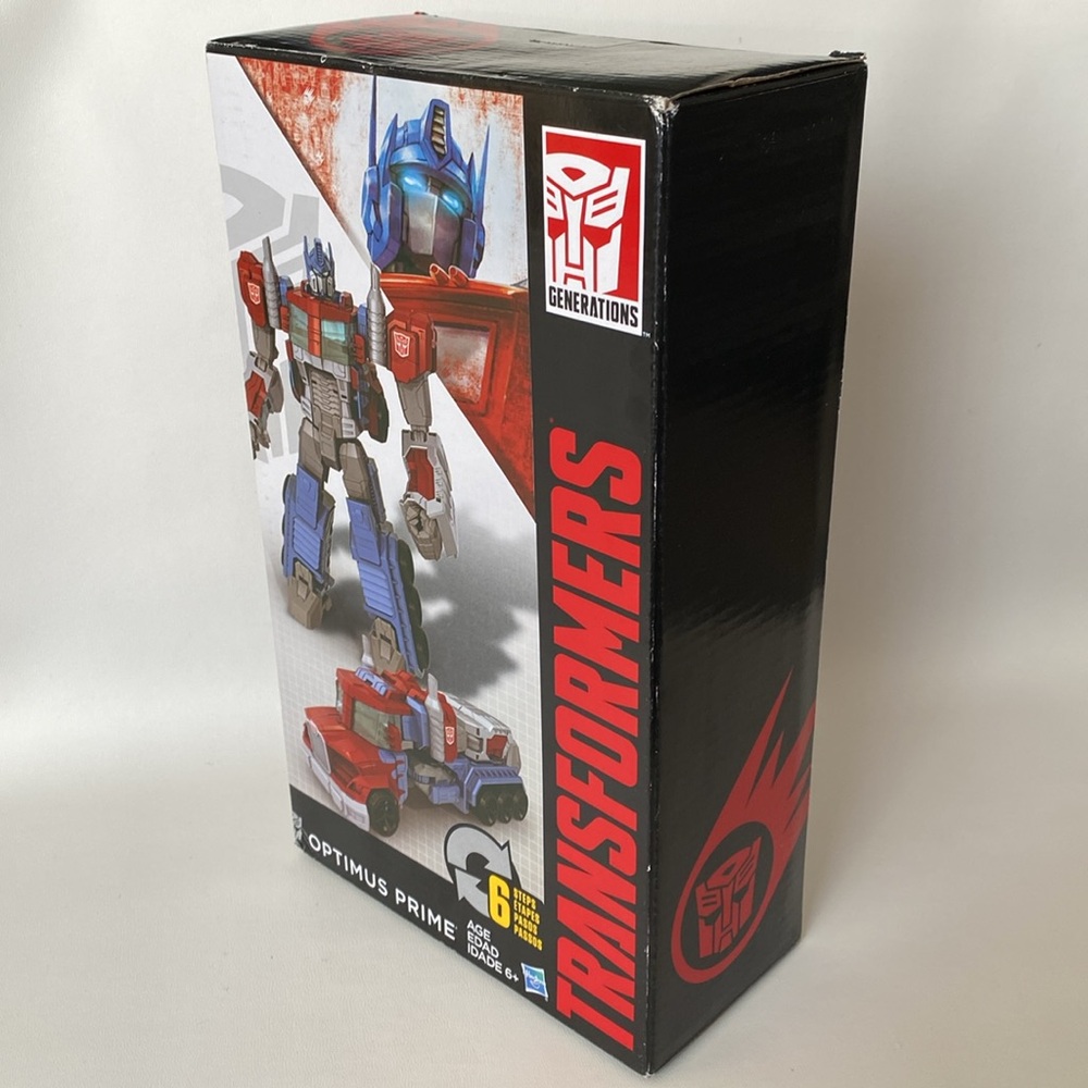 Optimus Prime Action Figure - Picture 3 of 3